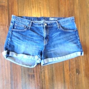 GAP shorts